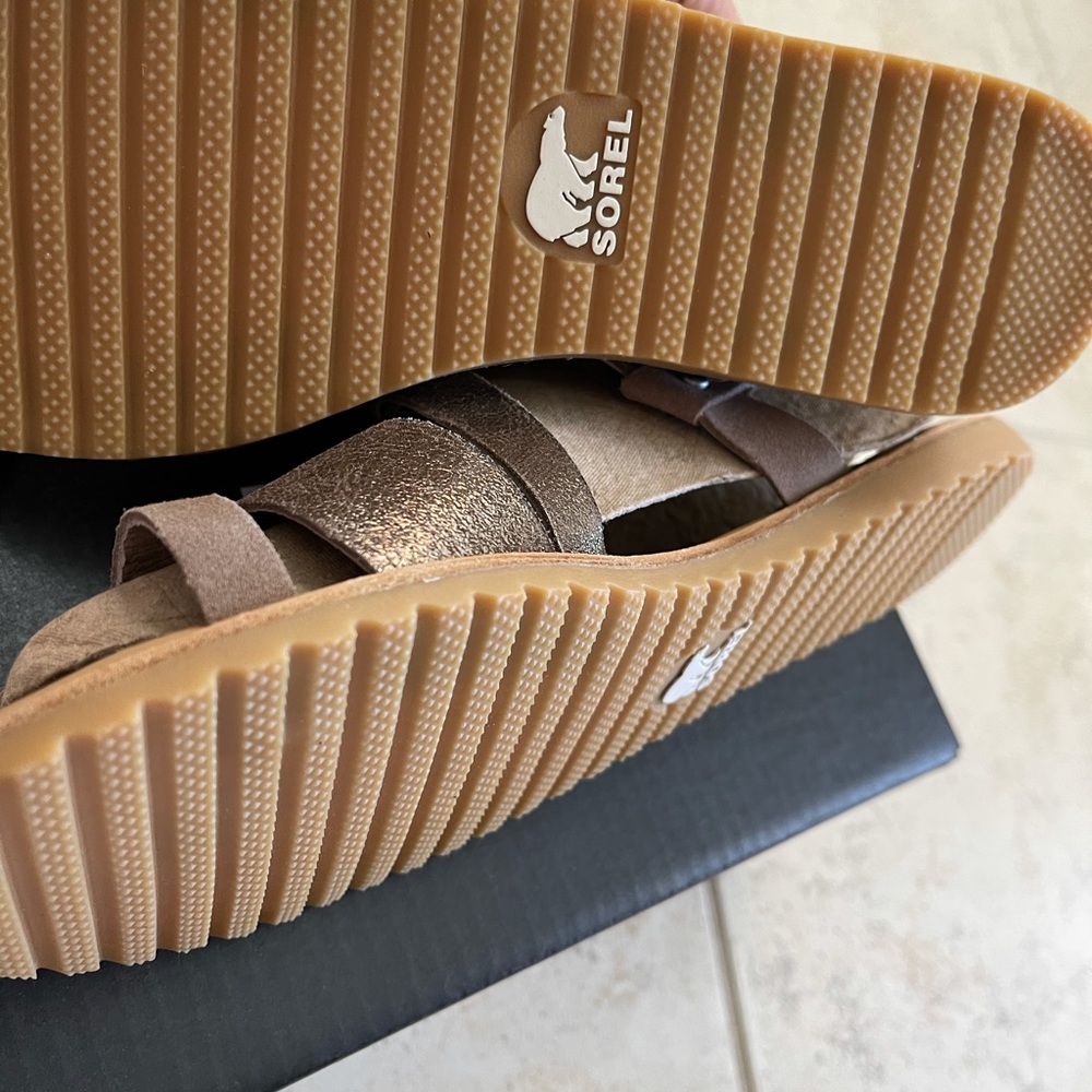 New SOREL Ash Brown Metallic Ella Leather Sandals - Picture 3 of 6